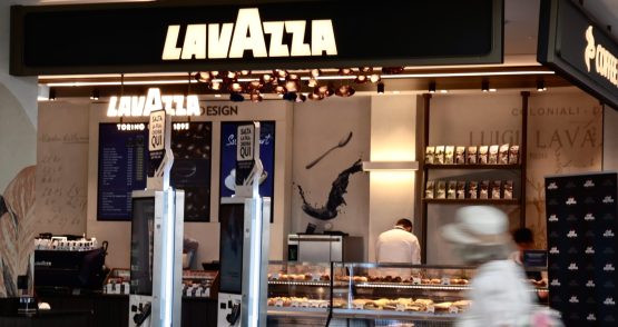 Chef Express atterra a Napoli: inaugurato il concept store Lavazza Coffee Design all’aeroporto internazionale di Napoli
